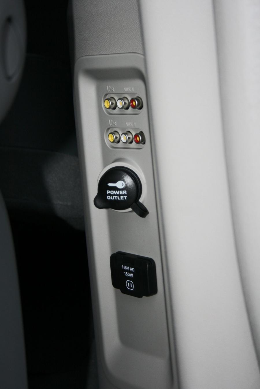  Dodge Grand Caravan SXT 2008 года  (фото 10 из 67)